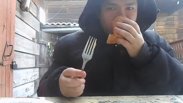 делаем колбасную булочку смотреть онлайн