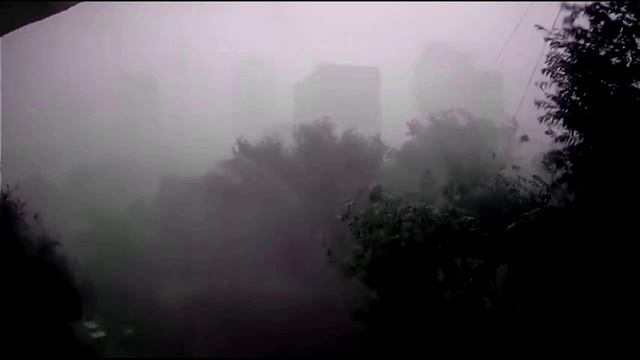 ЛИВЕНЬ И ГРОЗА смотреть онлайн