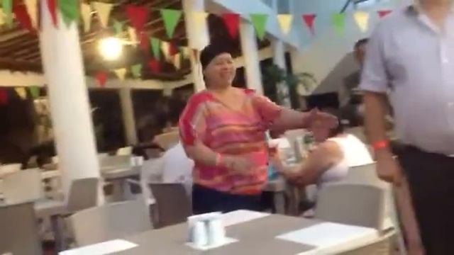 Diversión en el hotel palm beach смотреть онлайн