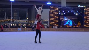 Анастасия Мишина и Александр Галлямов выступили на открытии «Катка у Флагштока» в Санкт-Петербурге