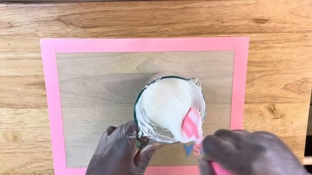 How To Make Cheesecake Stuffed Strawberries смотреть онлайн