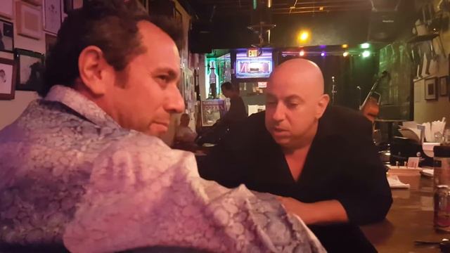Glen & Moti at Luna cafe смотреть онлайн