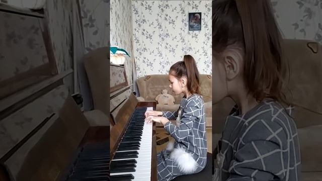 Квасневська Ярослава- Й.Гайдн , Дивертисмент соната партіта До мажор смотреть онлайн