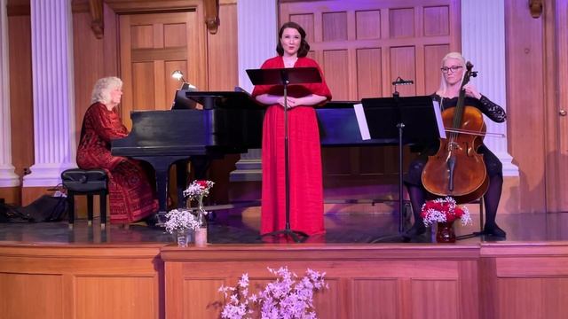 “La Captive” by Berlioz for cello, soprano, and piano смотреть онлайн