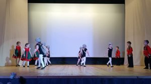 Танец "Комары-комарики".