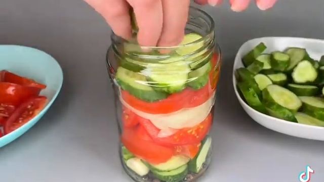 закуска из помидор и огурцов смотреть онлайн