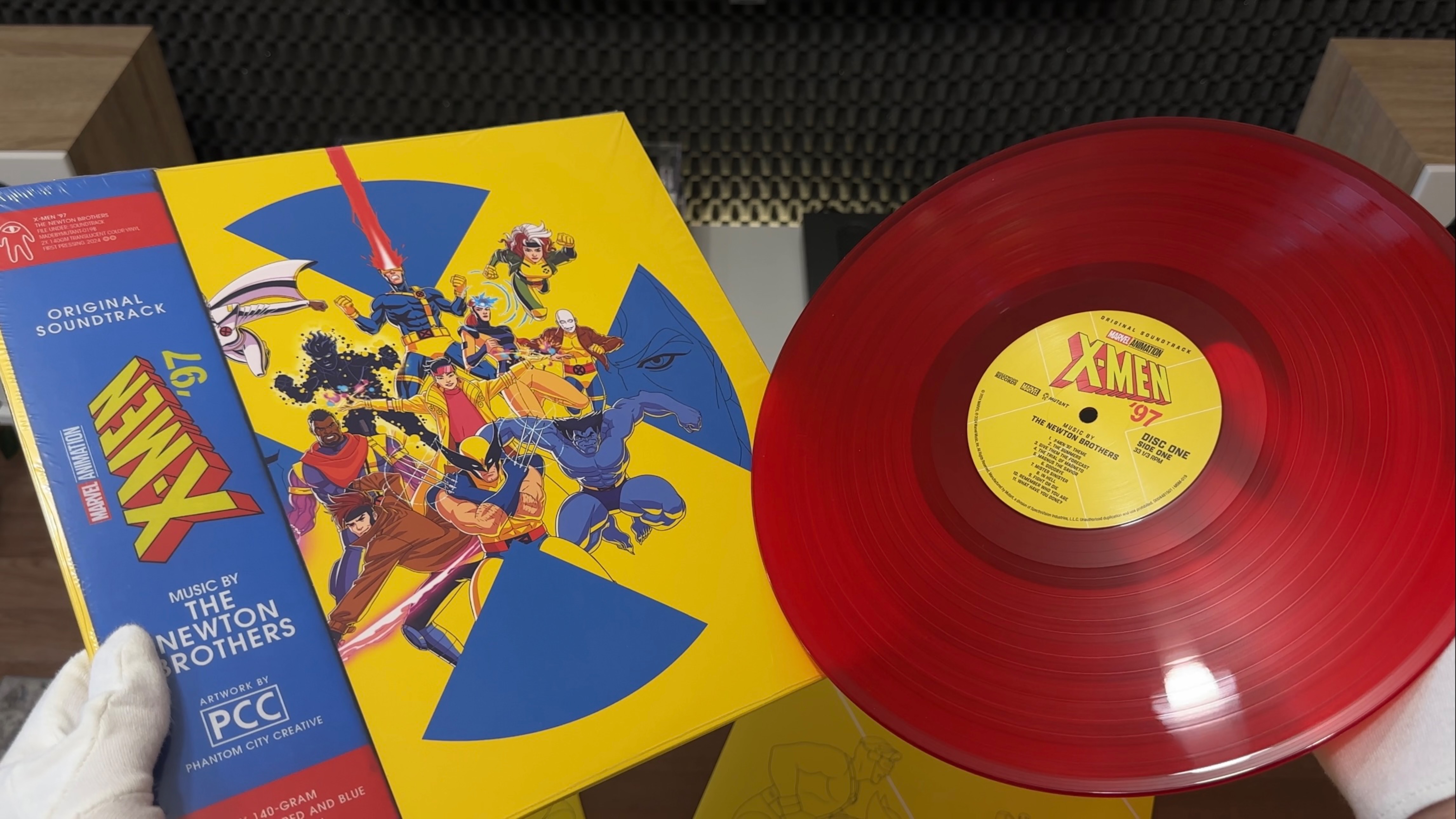 OST X-Men '97 - The Newton Brothers - Распаковка и обзор виниловой пластинки смотреть онлайн