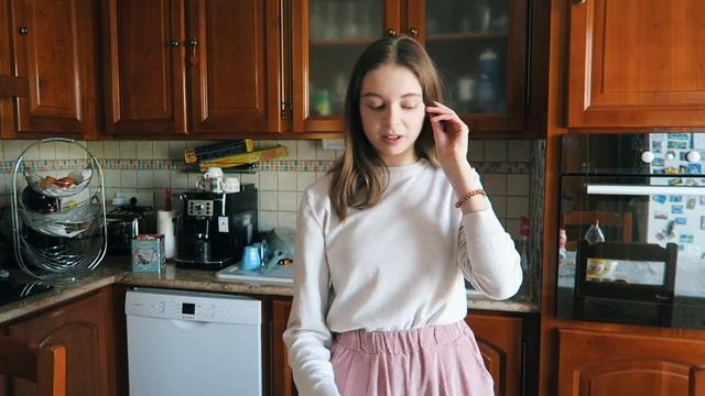 CINNAMON ROLLS au micro ondes ? смотреть онлайн