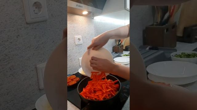 Самый вкусный лагман тот, кто его приготовил полностью сам😊 #лагман смотреть онлайн