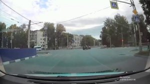 Cветофор горит Зеленый - ещё 25 секунд, но переключается...