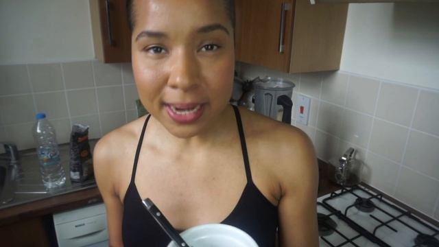 EASY PLANT-BASED PANCAKE RECIPE смотреть онлайн