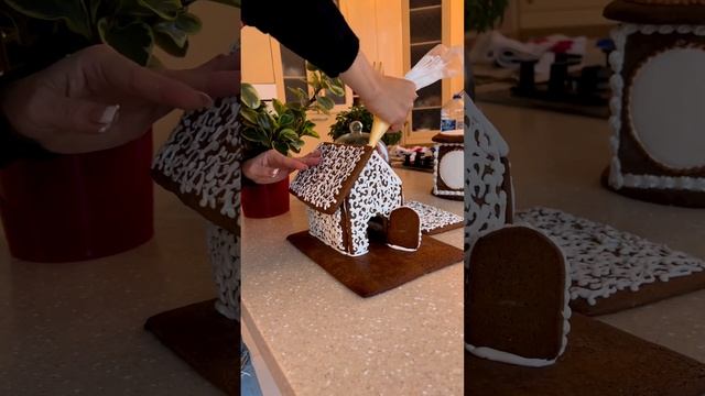 Пробовали делать пряничный домик?)инст britanka_new♥️ смотреть онлайн