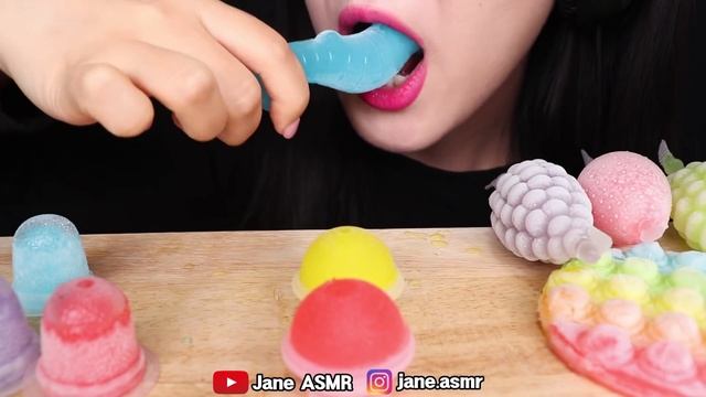 ASMR ICE JELLY, FROZEN PUSH POP, RAINBOW POP IT 얼린 젤리, 얼린 푸쉬팝, 무지개 팝잇 먹방 EATING SOUNDS смотреть онлайн