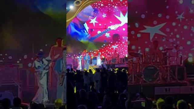 Немного саксофона 🎷 смотреть онлайн