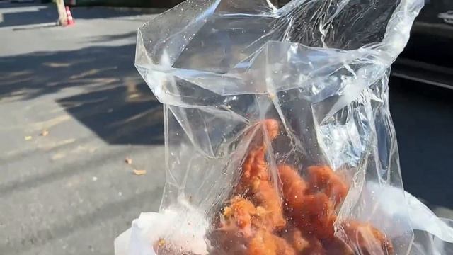 Первые дни в Паттайе. Уличная еда Таиланда. Торговые центры района Наклуа в Паттайе смотреть онлайн