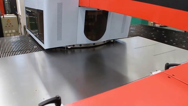 MT3002 Turret Punching Machine смотреть онлайн