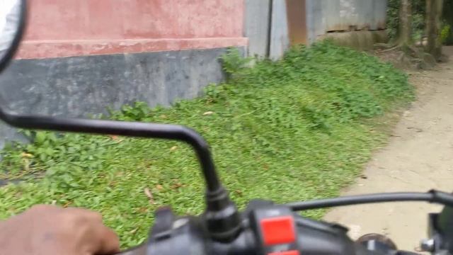 গ্রামের রাস্তায় বাইক নিয়ে কি হলো | Victor R 125 cc | Cafe Racer Bike Modified смотреть онлайн