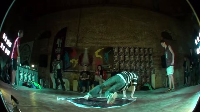 Breaking Pro 1/2 @ bboy Баляс vs ???? vs ??? vs ???? смотреть онлайн