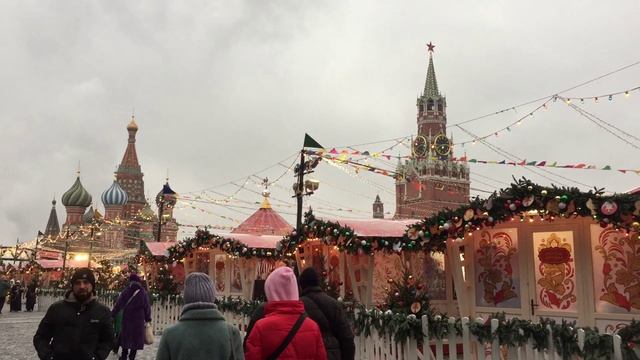 ГУМ-ярмарка и каток смотреть онлайн