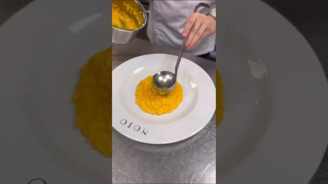 Traditional Italian risotto, be sure to add saffron #chef #Healing Food #Western Food #food смотреть онлайн