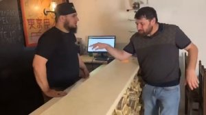 Шорц.Шапи и Алибек в Кафе суши и роллы