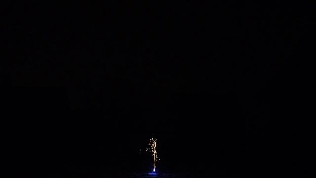 F0417, SLK FIRWORKS, ВЕЕРНЫЙ ФОНТАН смотреть онлайн