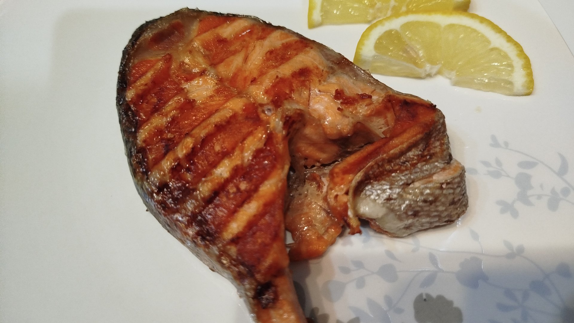 Стейки форели на грили! Самая вкусная, нежная, сочная! смотреть онлайн