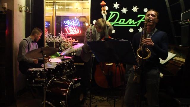 Ансамбль JazzPhil - джаз-клуб "Дом 7" смотреть онлайн