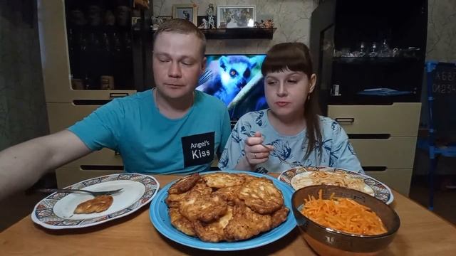 Мукбанг. Спагетти и рубленные котлеты | Mukbang. Spaghetti And Chopped Cutlets