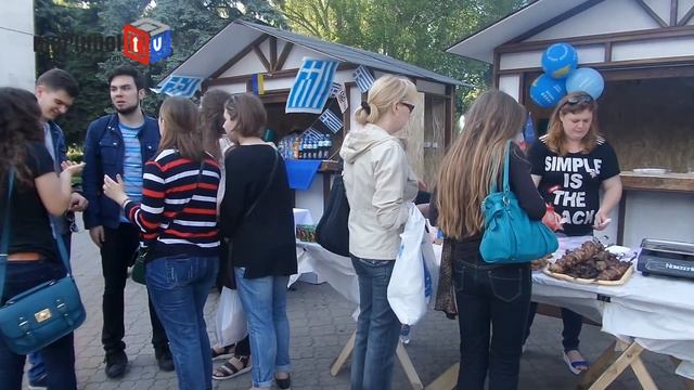 В Мариуполе Дни Европы завершили… шашлыками смотреть онлайн