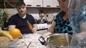 ПРОСТАЯ ЖИЗНЬ// ВОСКРЕСНЫЙ ДЕНЕК //УКРАСИЛИ ЕЛКУ// ГОТОВИМ САЛАТ ВОСТОРГ