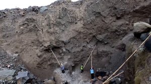 Строительство, наши шахтёры работают усердно