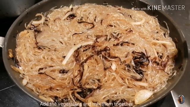 Cooking Chewy Japche Noodles at Home // Easy & Quick Recipe Korean Noodles смотреть онлайн