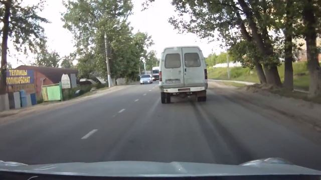 Чайка выезжает с заправки. смотреть онлайн