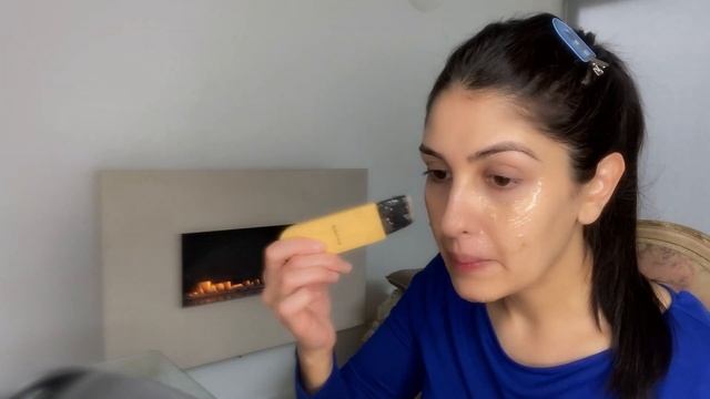 Brightening Banana Mask смотреть онлайн