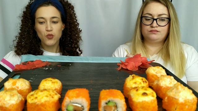 Мукбанг роллы │mukbang rolls смотреть онлайн