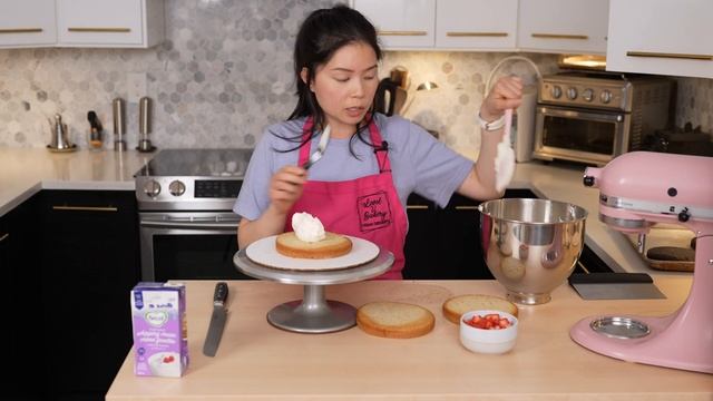 Vegan Whip Cream Showdown - Silk vs. Becel, Cake Test and Taste Test смотреть онлайн
