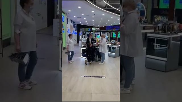 Девушка накрасила мне ресницы Скидки в Летуаль Что купить в летуаль Подделки летуаль смотреть онлайн