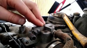 залипает педаль газа автомобиля