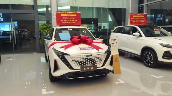 Автосалон Changan в Китае. ТГ -  RedPandaCars , ВК -  RedPandaCars