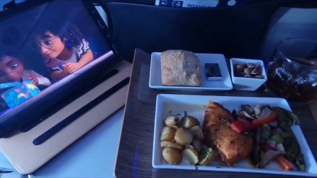 Alaska Airlines B737 First Class Breakfast/Lunch SAN - AUS - SAN смотреть онлайн