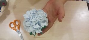 Оригинальный способ сделать гортензию из фоамирана своими руками