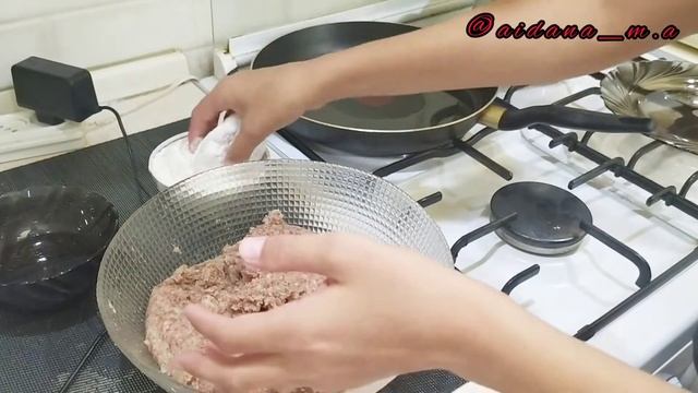 КОТЛЕТЫ. Сочные котлеты.Ең қарапайым рецепт. смотреть онлайн