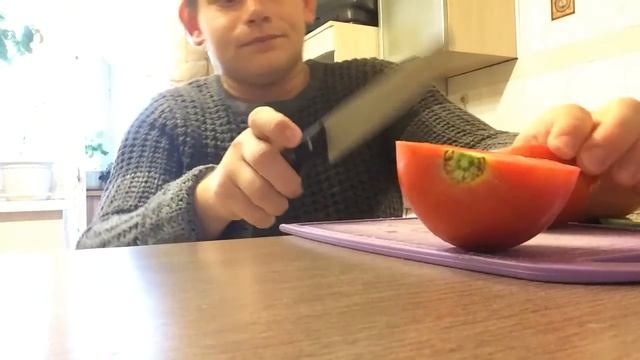 Что я ем на обед?/почему помидор нежелательно солить смотреть онлайн