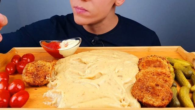 ASMR POTATO CUTLETS AND VEGETABLES EATING (MUKBANG) 감자 커틀릿 АСМР ПЮРЕ С КОТЛЕТКАМИ ИТИНГ (МУКБАНГ)