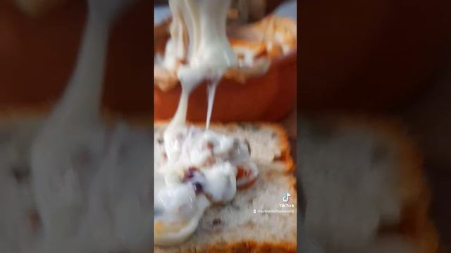 ТОМИНО СЫР! ЗАПЕКАЕМ с конфитюром и миндалем! смотреть онлайн
