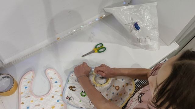 распаковка слюнявчиков. смотреть онлайн