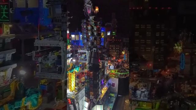 Когда у тебя отсталось пару детелей от набора то можно мобрать и город смотреть онлайн