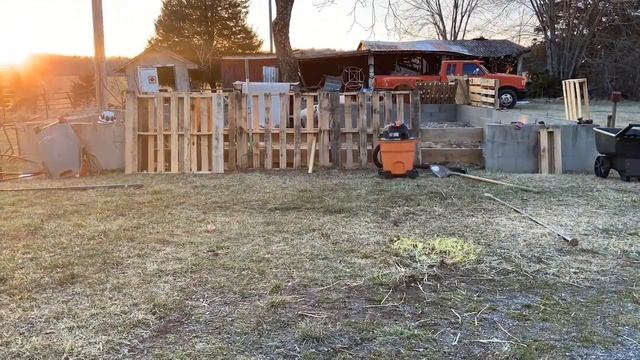 Mr. Pig Gets a Gate смотреть онлайн