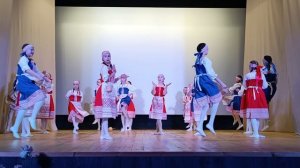 Карельский танец "На лугу".